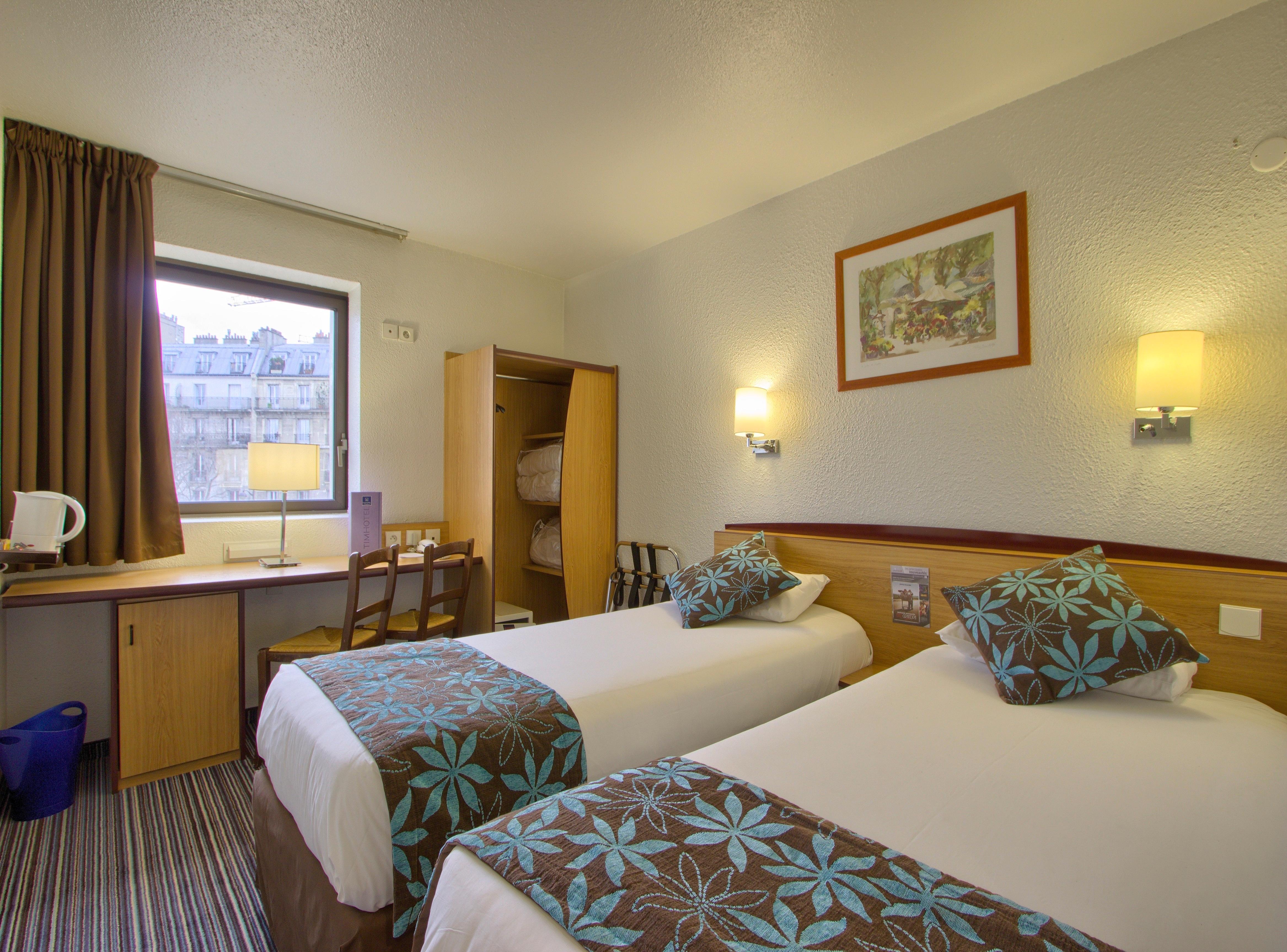 B&B Hotel Paris 17 Batignolles Room photo