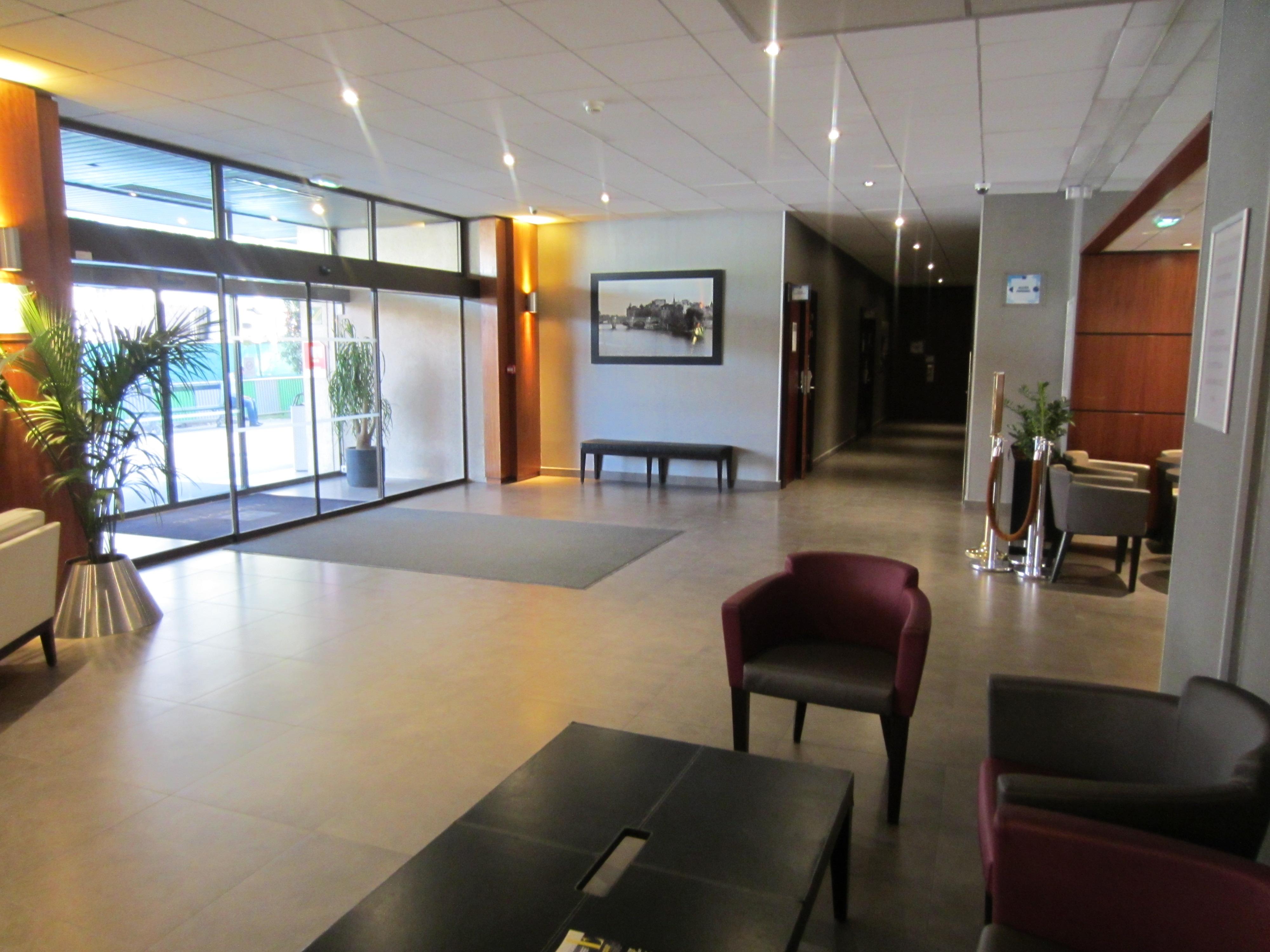 B&B Hotel Paris 17 Batignolles Exterior photo