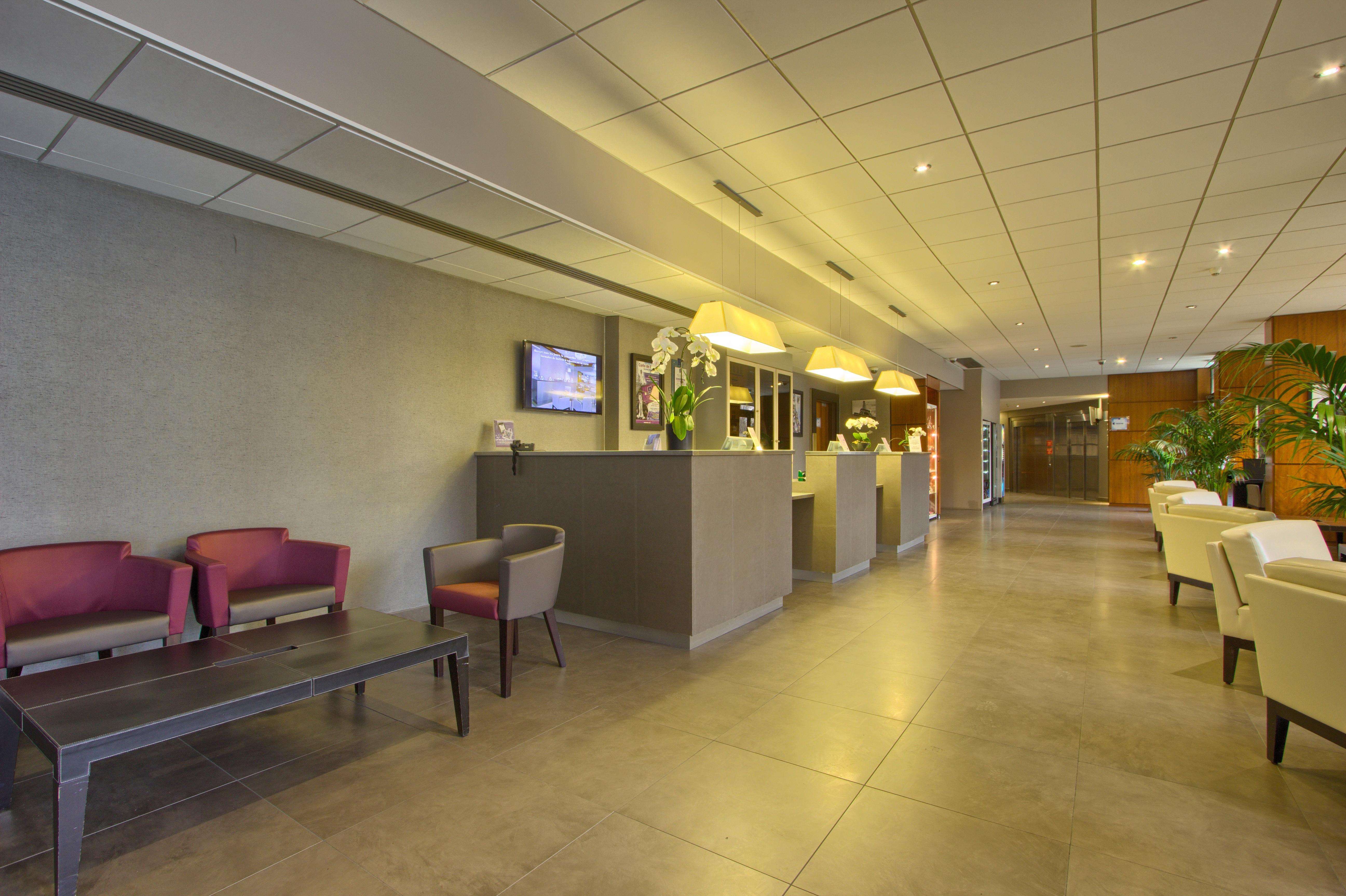 B&B Hotel Paris 17 Batignolles Exterior photo