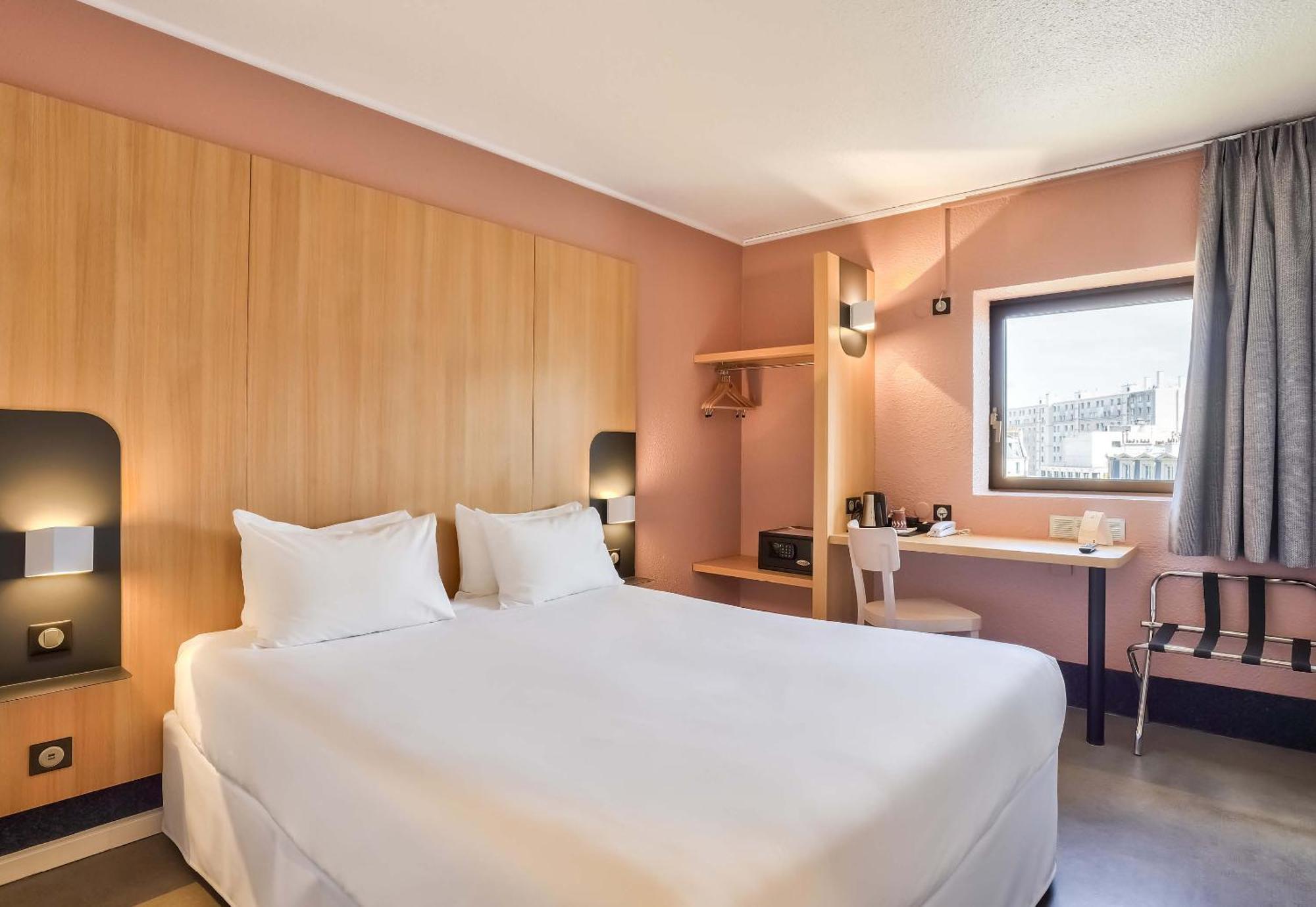 B&B Hotel Paris 17 Batignolles Exterior photo
