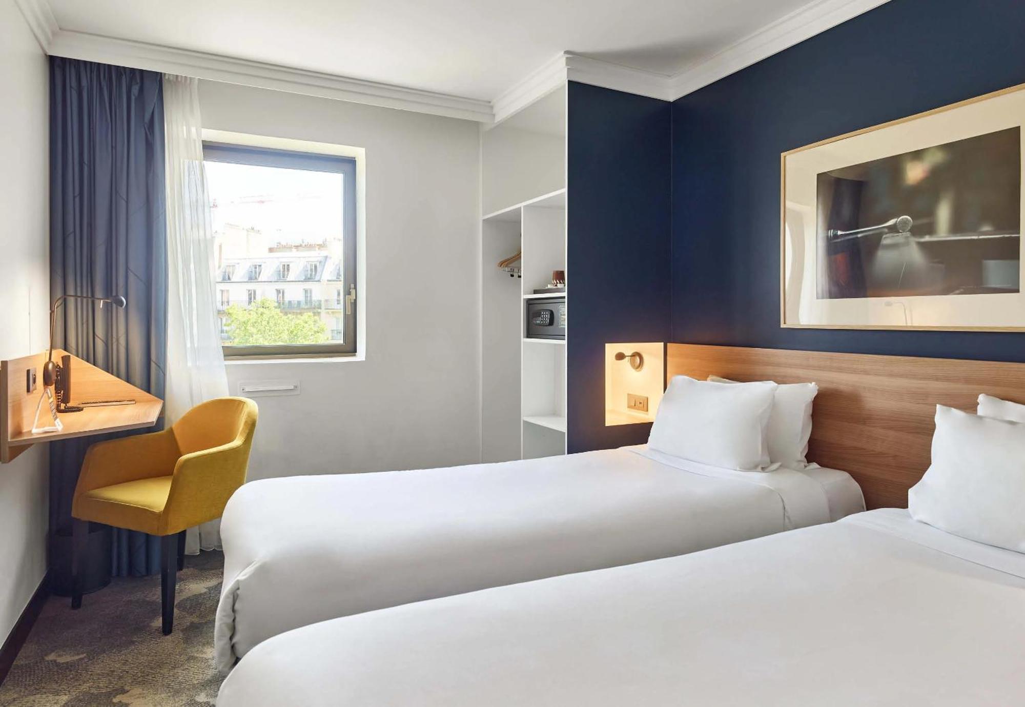 B&B Hotel Paris 17 Batignolles Exterior photo