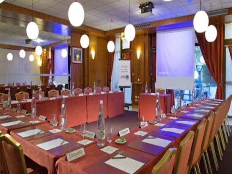 B&B Hotel Paris 17 Batignolles Exterior photo