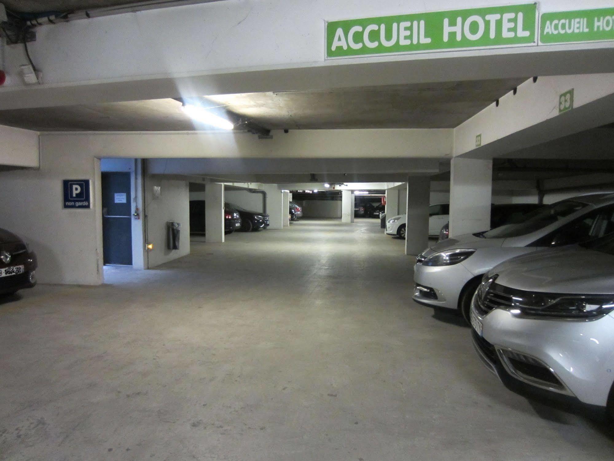 B&B Hotel Paris 17 Batignolles Exterior photo